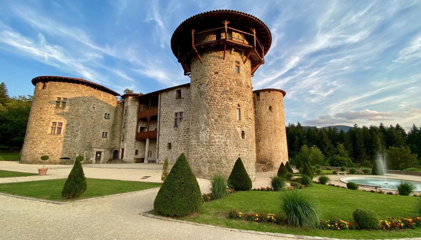 château de la chèze ardèche le cheylard location villa