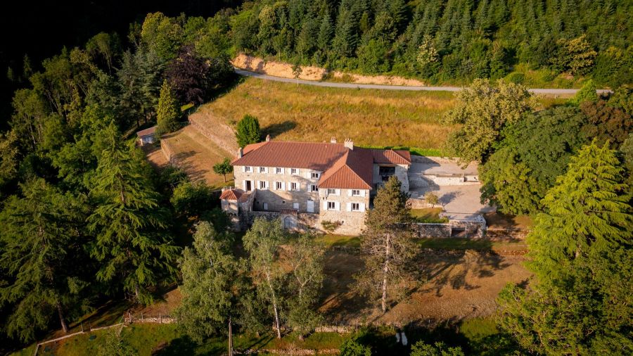 location domaine les charriers ardèche le cheylard hyttalodge rental mariage