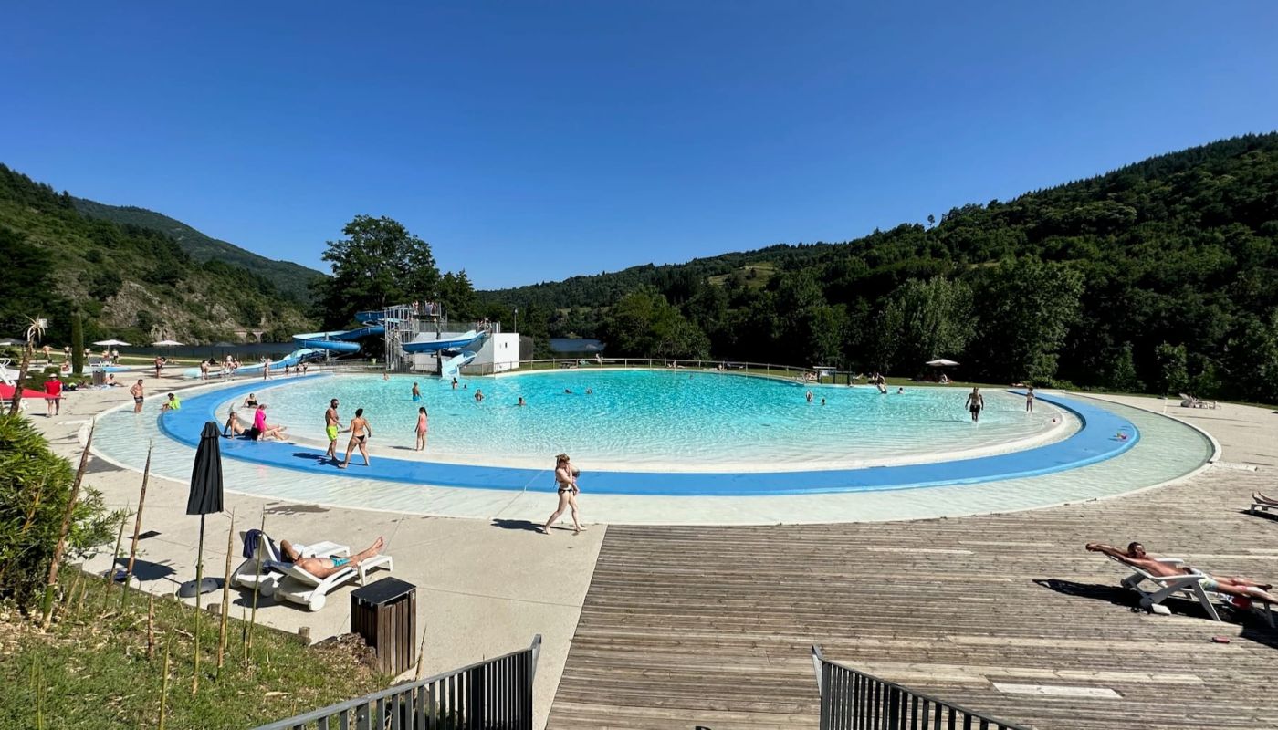 Base aquatique EYRIUM baignade piscine le cheylard ardèche