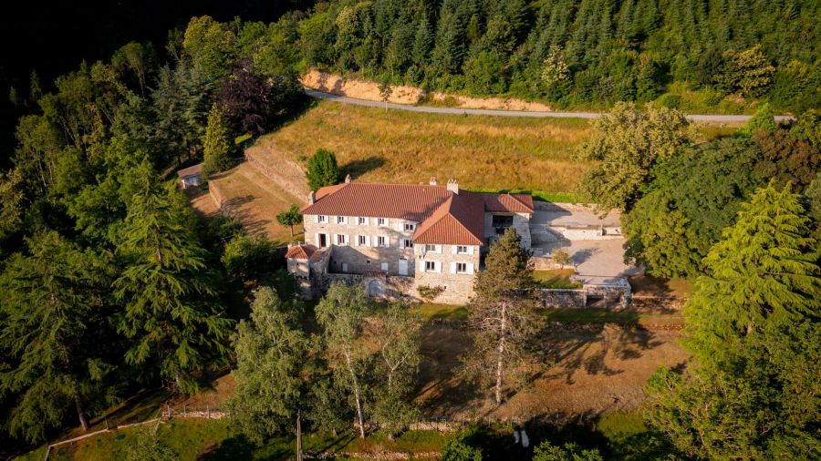 location domaine les charriers ardèche le cheylard hyttalodge rental mariage